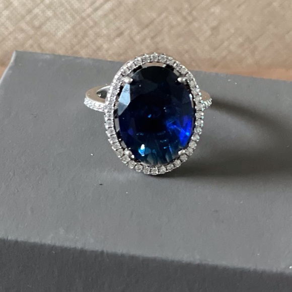 Beautiful Royal blue cocktail statement ring 💍 - Picture 2 of 11